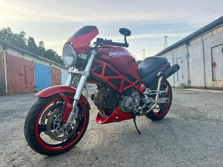 2005 Ducati Monster 620, красный, 420000 рублей, вид 1