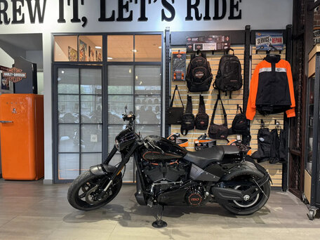 2018 Harley-Davidson FXDR 114, чёрный, 2400000 рублей, вид 3