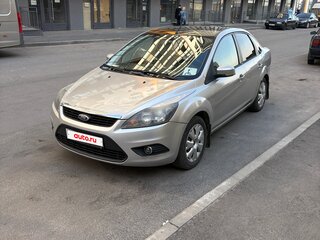 2010 Ford Focus II Рестайлинг, серебристый, 330000 рублей, вид 1