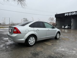 2010 Ford Focus II Рестайлинг, серебристый, 680000 рублей, вид 4