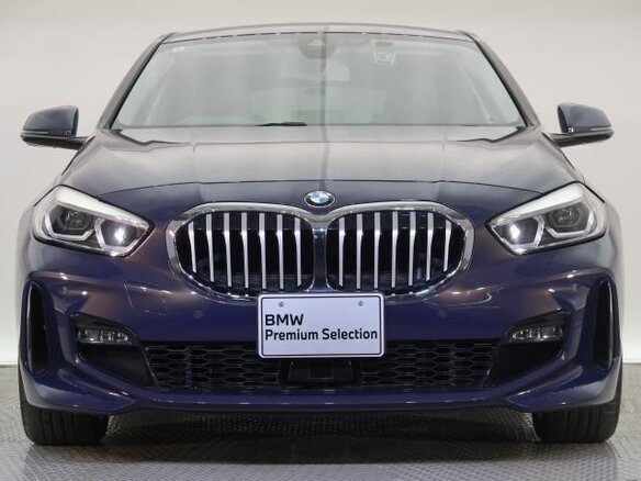 2022 BMW 1 серии 118i III (F40), синий, 1500000 рублей - вид 1
