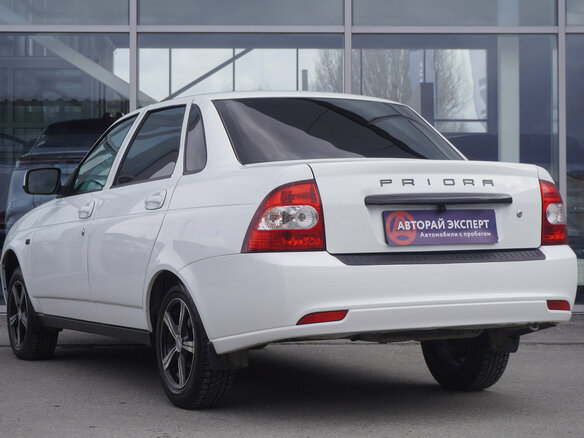 2018 Lada (ВАЗ) Priora I Рестайлинг, белый, 505000 рублей - вид 7