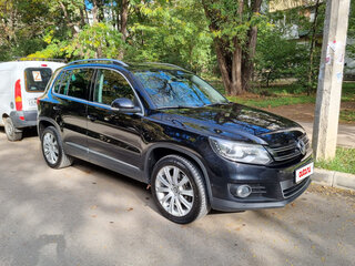 2016 Volkswagen Tiguan I Рестайлинг, чёрный, 2500000 рублей, вид 1