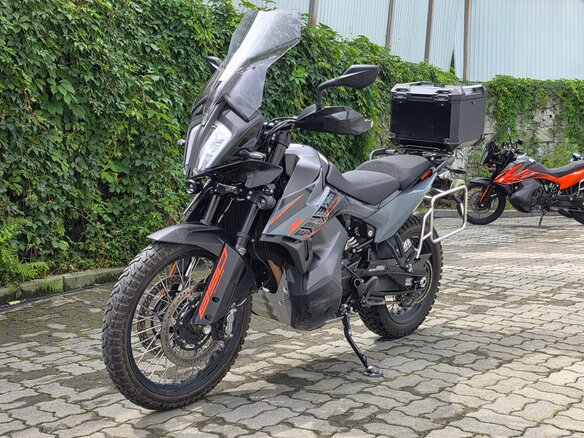 2022 KTM 890 Adventure, серый, 1100000 рублей - вид 4