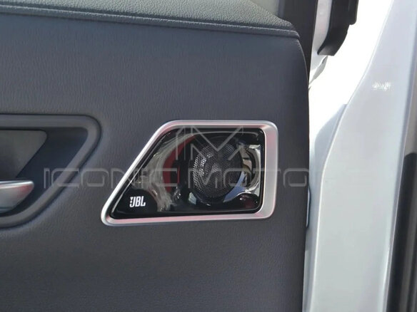 2026 Toyota Land Cruiser 300 Series, белый, 12200000 рублей - вид 15