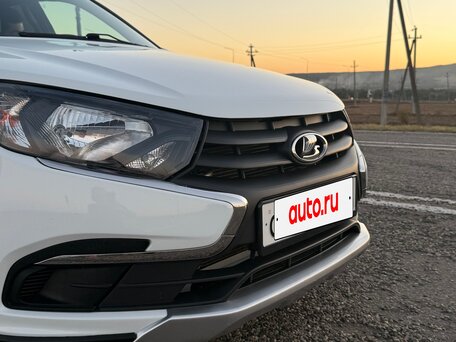 2023 Lada (ВАЗ) Granta Cross I Рестайлинг, белый, вид 3