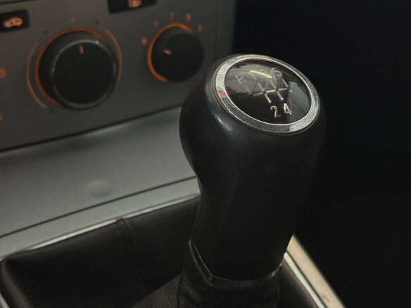 2011 Opel Astra H Рестайлинг, серебристый, 680000 рублей - вид 12