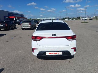 2019 Kia Rio IV, белый, 800000 рублей, вид 3