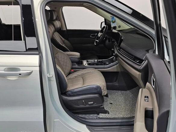 2025 Kia Carnival IV Рестайлинг, серебристый, 7400001 рублей - вид 23