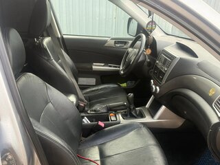 2008 Subaru Forester II Рестайлинг, серебристый, 900000 рублей, вид 3