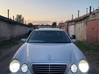 2001 Mercedes-Benz E-Класс 320 II (W210, S210) Рестайлинг, серебристый, 2300000 рублей, вид 2