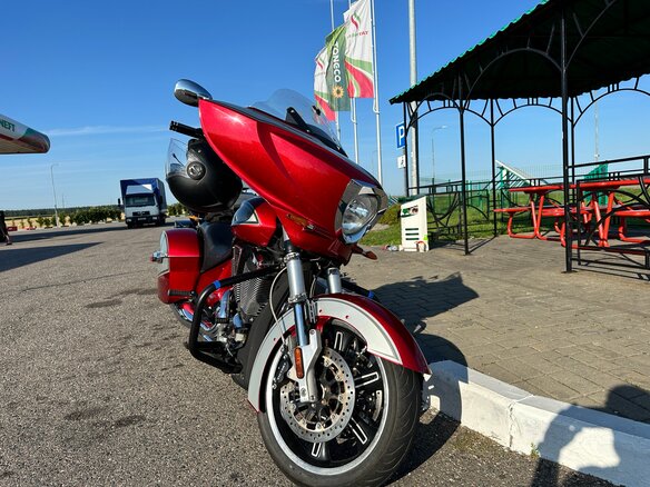 2012 Victory Cross Country, красный