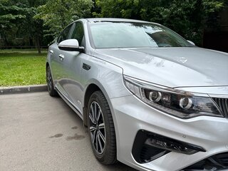 2019 Kia Optima IV Рестайлинг, серебристый, 1970000 рублей, вид 1