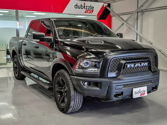 2023 Ram 1500 Quad Cab V, чёрный - вид 2
