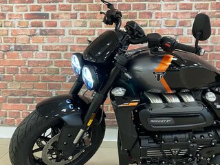 2026 Triumph Rocket 3, чёрный, 3800000 рублей, вид 4