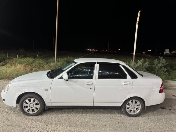 2015 Lada (ВАЗ) Priora I Рестайлинг, белый, 560000 рублей - вид 4