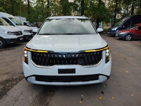 2025 Kia Carnival IV Рестайлинг, белый, 6200000 рублей, вид 2
