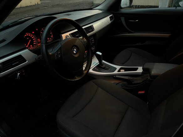 2011 BMW 3 серии 318i V (E90/E91/E92/E93) Рестайлинг, серый, 840000 рублей - вид 6