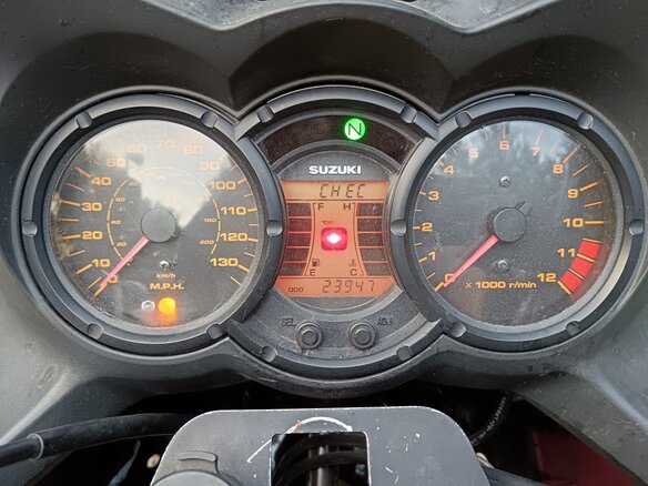 2005 Suzuki V-Strom DL 650, красный, 415000 рублей - вид 1