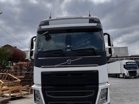 2021 Volvo FH, белый, 10900000 рублей, вид 1