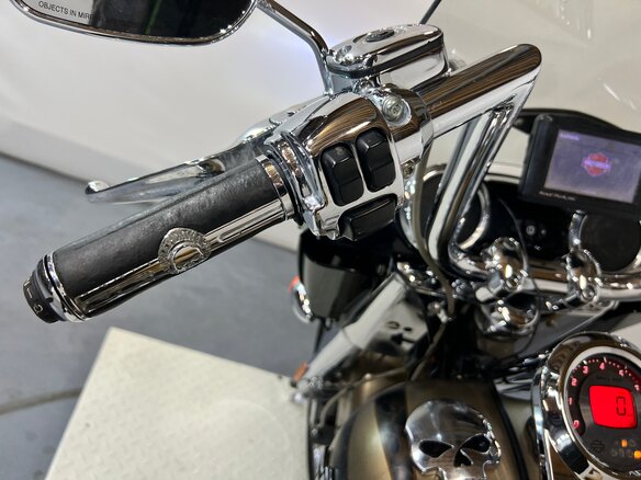 2012 Harley-Davidson CVO, бежевый, 980000 рублей - вид 29