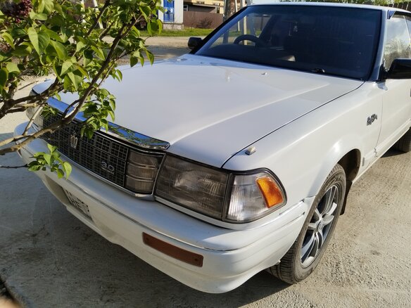1989 Toyota Crown VIII (S130), белый, 1200000 рублей - вид 7