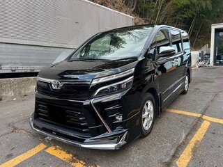 2021 Toyota Voxy III (R80) Рестайлинг, чёрный, 1980000 рублей, вид 1