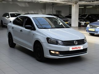 2017 Volkswagen Polo V Рестайлинг, белый, 570000 рублей, вид 1