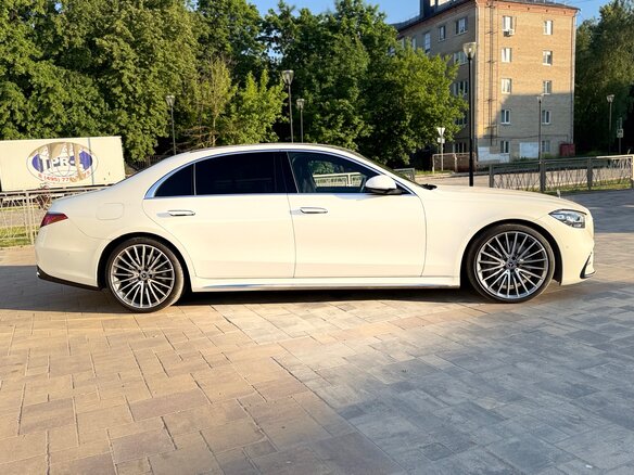 2020 Mercedes-Benz S-Класс 500 Long 4MATIC VII (W223), белый, 9800000 рублей - вид 1