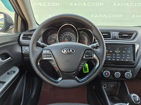 2016 Kia Rio III Рестайлинг, серый, 720000 рублей, вид 5