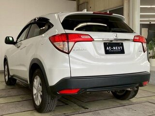 2020 Honda Vezel I Рестайлинг, белый, 1690000 рублей, вид 4