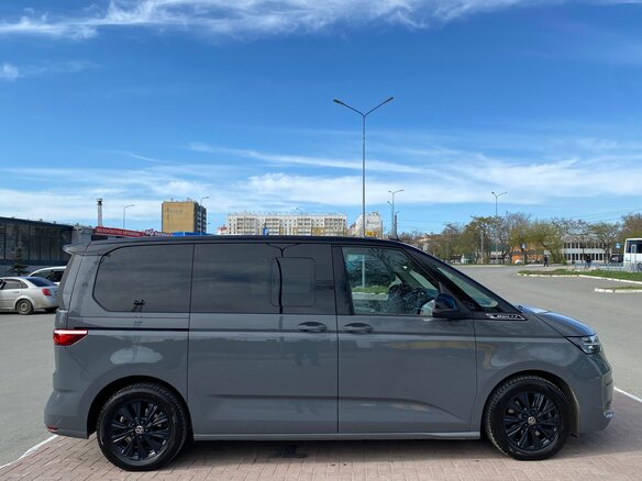 2022 Volkswagen Multivan T7, серый, 5850000 рублей - вид 35