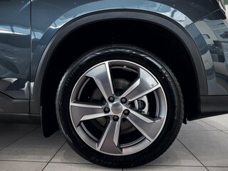 2026 Geely Okavango I Рестайлинг, серый, 4085990 рублей, вид 4