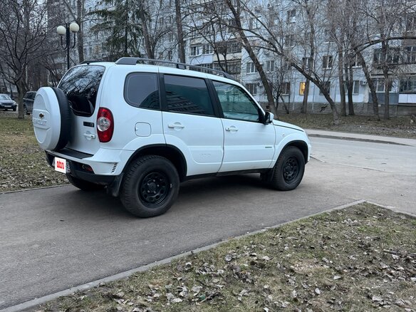 2014 Chevrolet Niva I Рестайлинг, белый, 850000 рублей - вид 9
