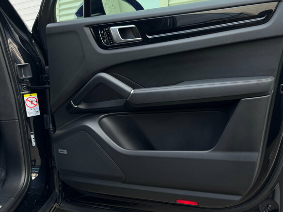 2021 Porsche Cayenne III, чёрный, 9200000 рублей - вид 33
