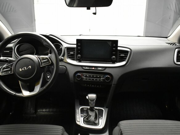 2022 Kia Ceed III Рестайлинг, серебристый, 2087000 рублей - вид 8