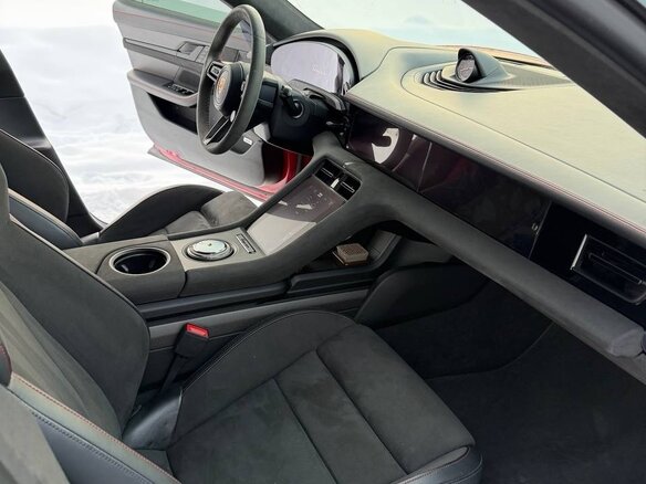 2022 Porsche Taycan GTS Sport Turismo I, красный, 11990000 рублей - вид 6