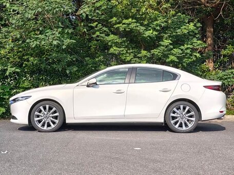 2023 Mazda 3 Axela IV (BP), белый, 1869000 рублей, вид 5