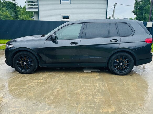 2019 BMW X7 30d I (G07), серый, 6300000 рублей - вид 4