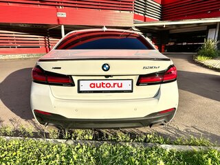 2021 BMW 5 серии 530d xDrive VII (G30/G31/G38) Рестайлинг, белый, 4350000 рублей, вид 5