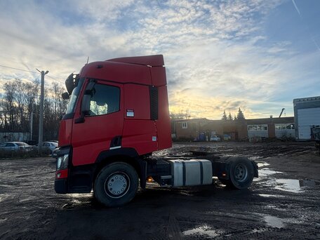 2017 Renault T-Series, красный, 3310000 рублей, вид 4