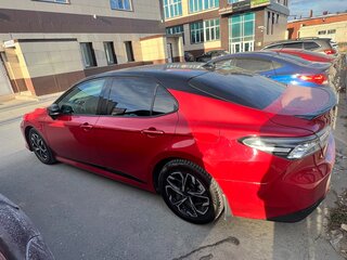 2021 Toyota Camry VIII (XV70) Рестайлинг, красный, 4500000 рублей, вид 3