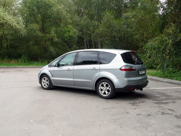 2008 Ford S-MAX I, серебристый, 930000 рублей - вид 2