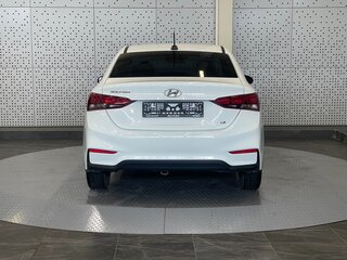 2018 Hyundai Solaris II, белый, 750000 рублей, вид 5