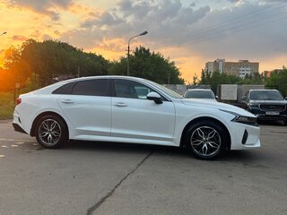2020 Kia K5 III, белый, 1800000 рублей, вид 3