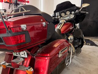 2011 Harley-Davidson Electra Glide, красный, 930000 рублей, вид 1