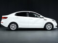 2015 Kia Rio III Рестайлинг, белый, 880000 рублей - вид 7