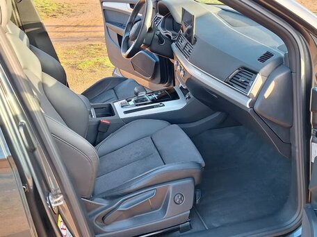 2023 Audi Q5 40 TFSI II (FY) Рестайлинг, серый, 6140000 рублей, вид 5