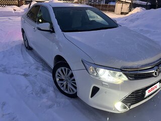 2015 Toyota Camry VII (XV50) Рестайлинг, белый, 1955000 рублей, вид 2