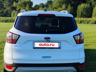 2017 Ford Kuga II Рестайлинг, белый, 1450000 рублей, вид 3